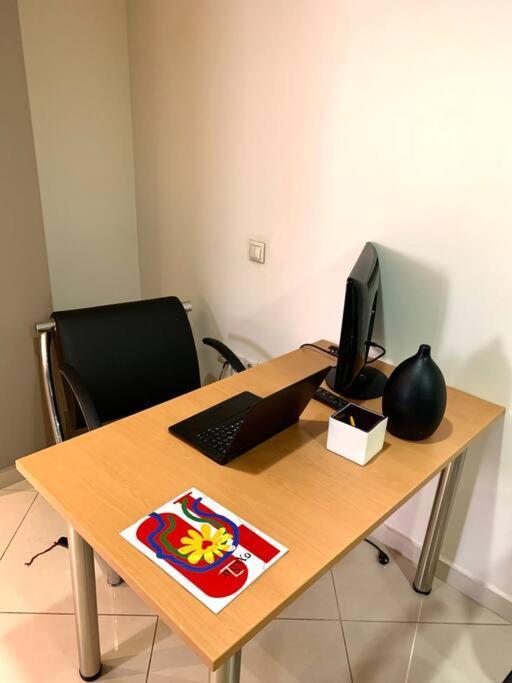 Spacious 4-Bedroom Family Home, 100M From Metro Athén Kültér fotó