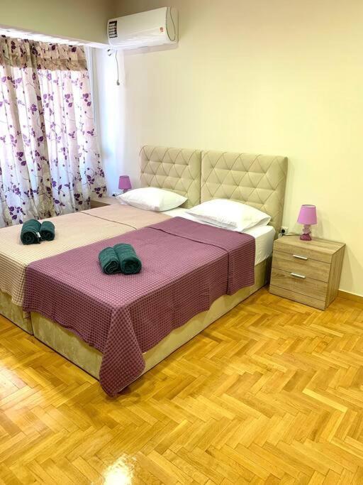 Spacious 4-Bedroom Family Home, 100M From Metro Athén Kültér fotó